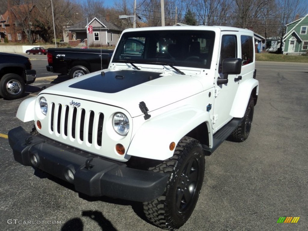 2012 Wrangler Sahara Arctic Edition 4x4 - Bright White / Black photo #2