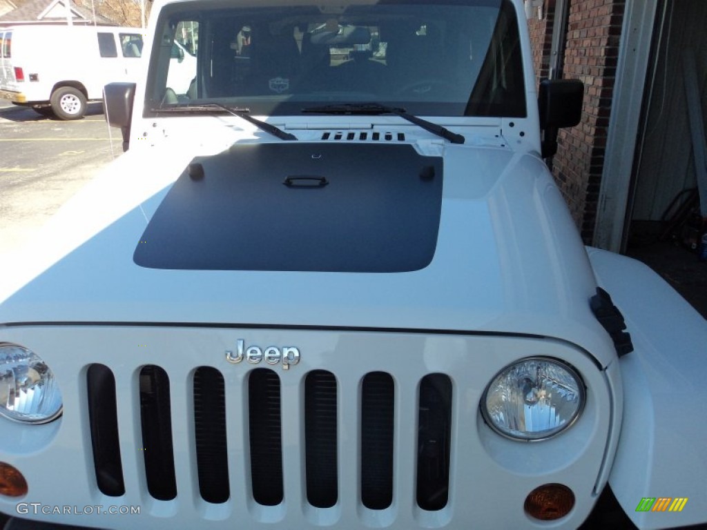 2012 Wrangler Sahara Arctic Edition 4x4 - Bright White / Black photo #31