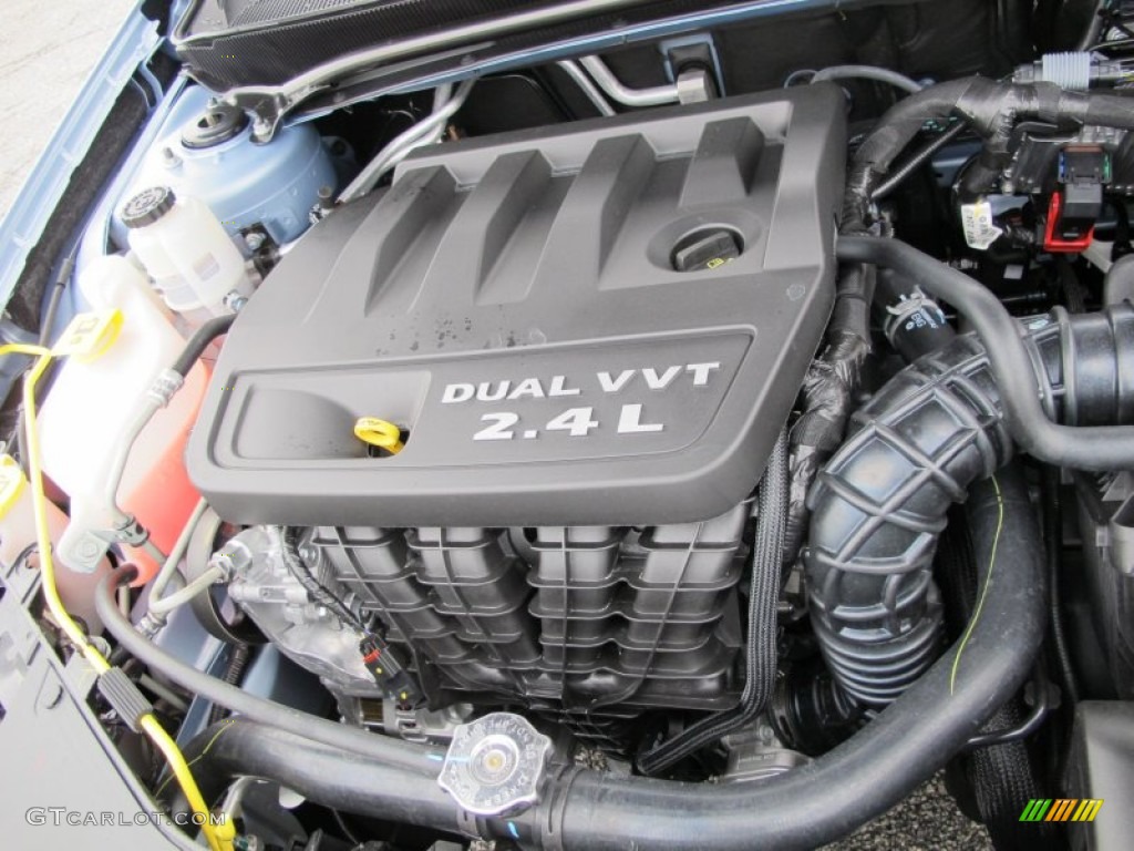 2012 Chrysler 200 Touring Sedan 2.4 Liter DOHC 16-Valve Dual VVT 4 Cylinder Engine Photo #62152803