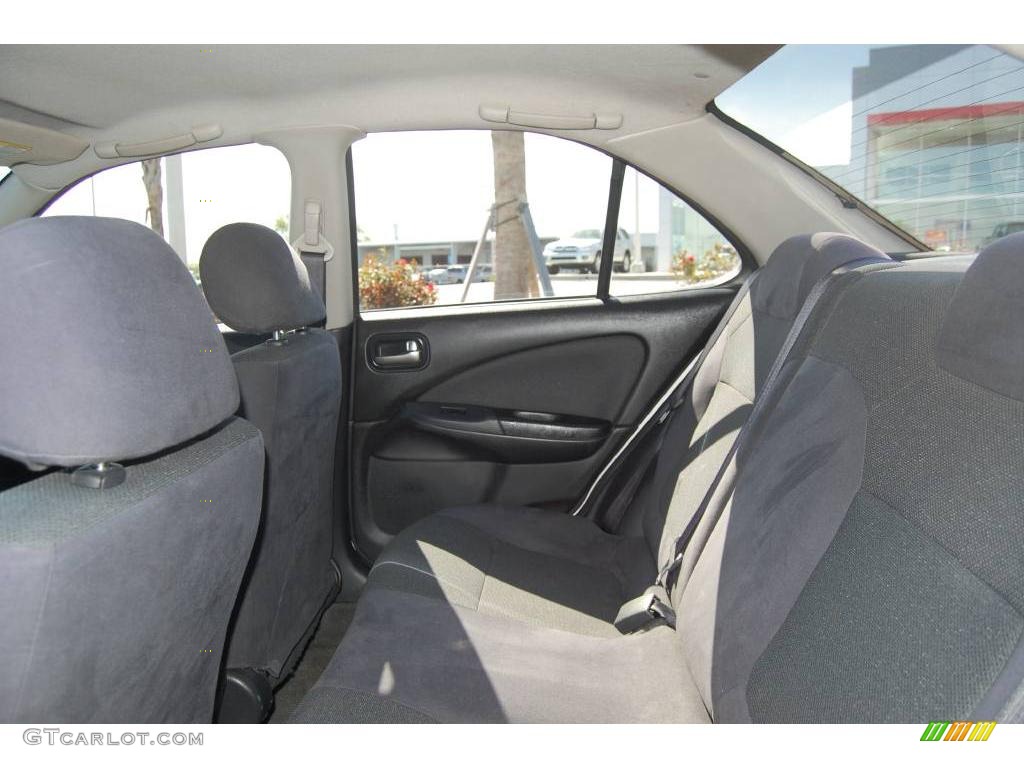 2005 Sentra 1.8 S Special Edition - Cloud White / Charcoal photo #14