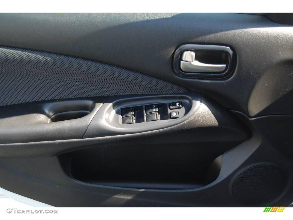 2005 Sentra 1.8 S Special Edition - Cloud White / Charcoal photo #18
