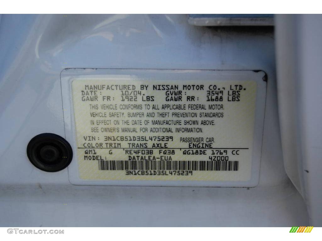 2005 Sentra 1.8 S Special Edition - Cloud White / Charcoal photo #19