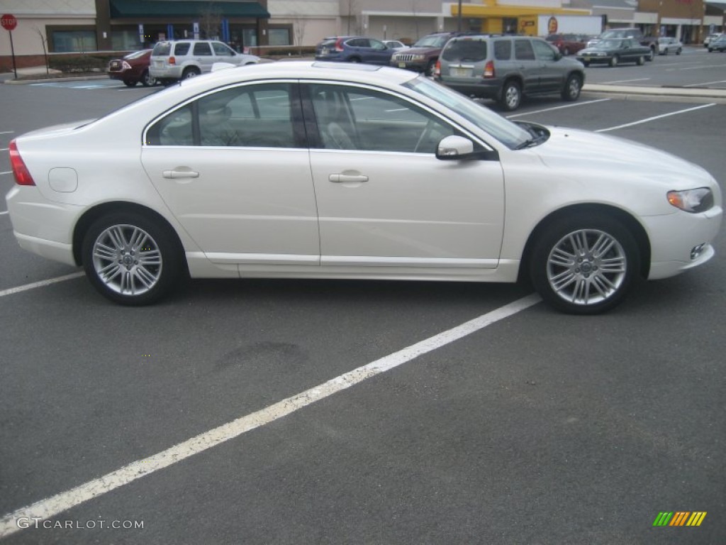 2007 S80 V8 AWD - White Pearl / Sandstone Beige photo #4