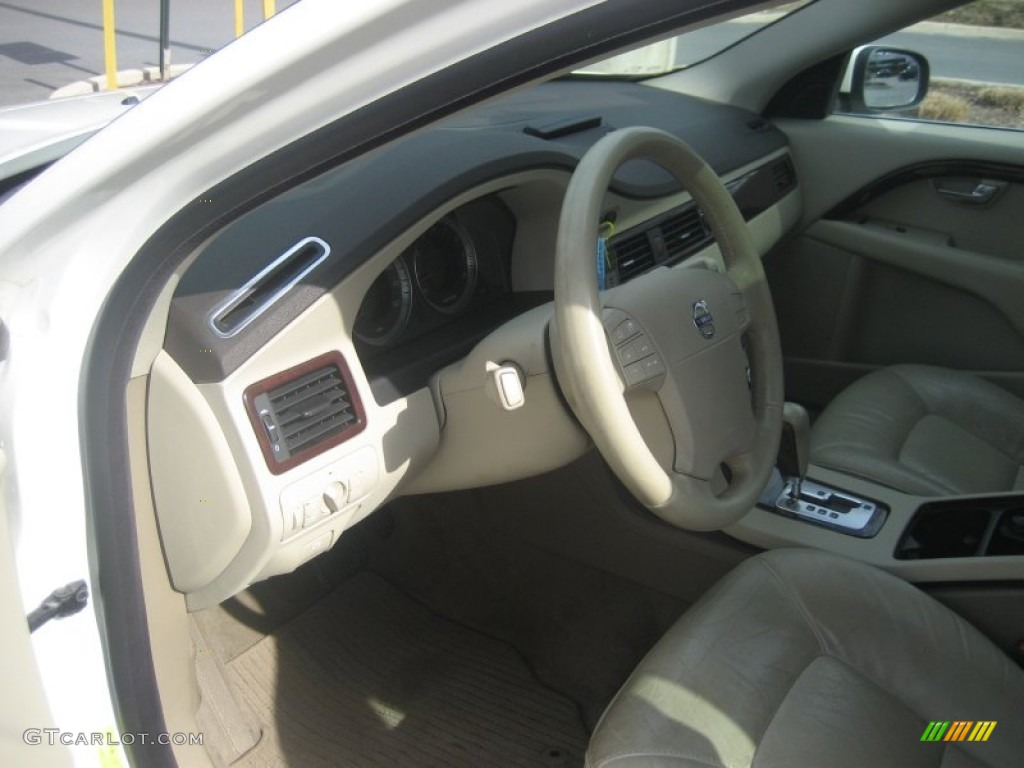 2007 S80 V8 AWD - White Pearl / Sandstone Beige photo #15