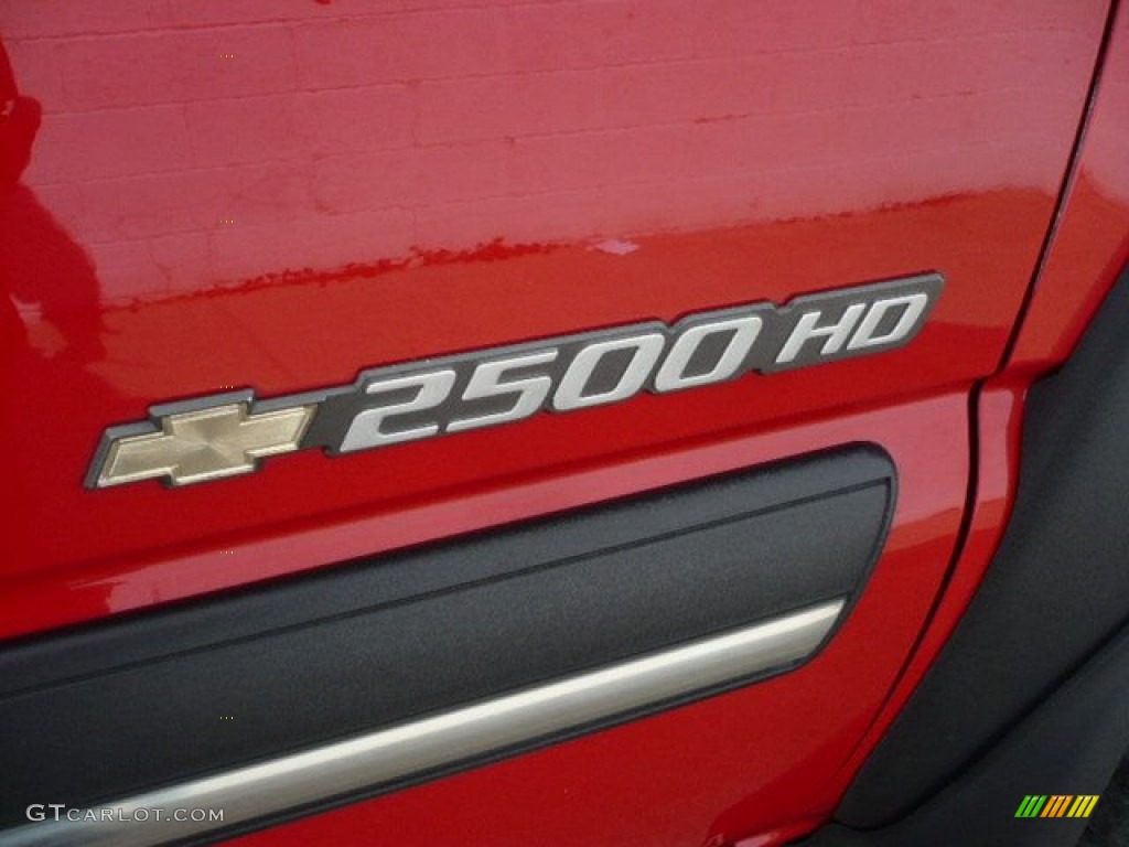 2004 Silverado 2500HD LT Crew Cab 4x4 - Victory Red / Dark Charcoal photo #12