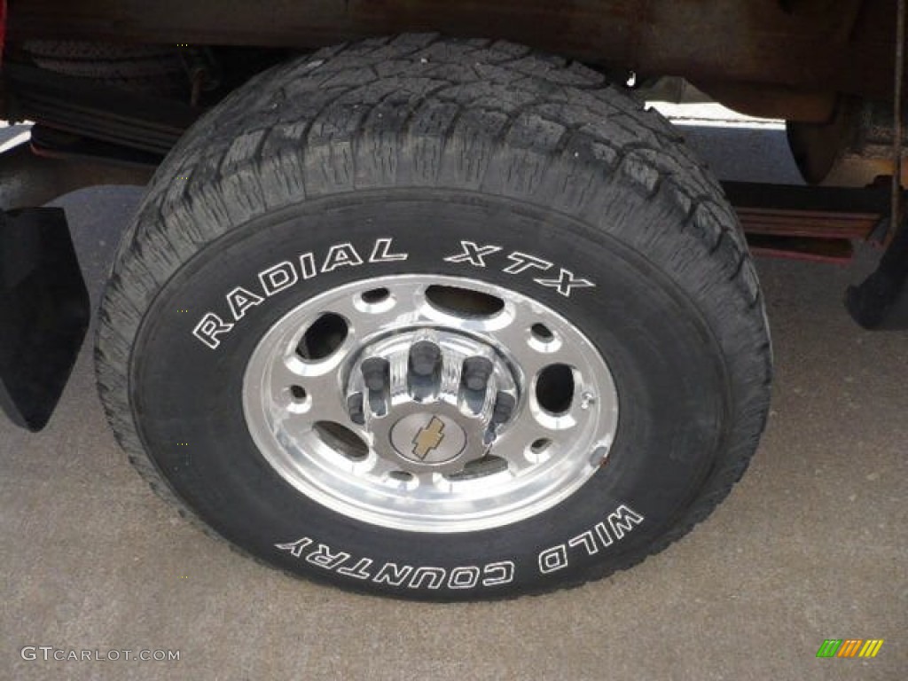 2004 Silverado 2500HD LT Crew Cab 4x4 - Victory Red / Dark Charcoal photo #15