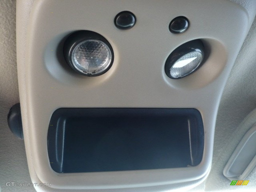 2004 Silverado 2500HD LT Crew Cab 4x4 - Victory Red / Dark Charcoal photo #31