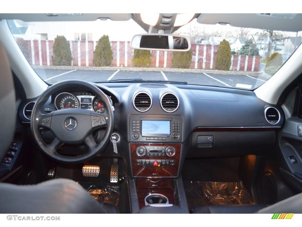 2008 ML 63 AMG 4Matic - Obsidian Black Metallic / Black photo #16