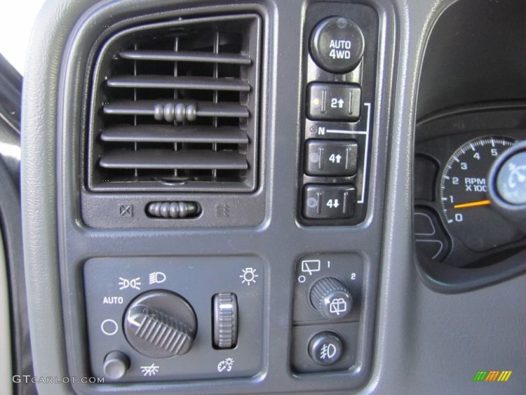 2006 GMC Yukon SLT 4x4 Controls Photo #62166006