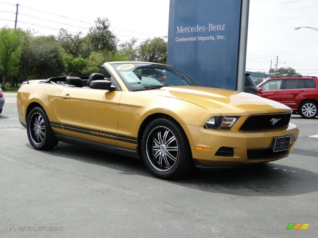 2010 Mustang V6 Premium Convertible - Sunset Gold Metallic / Charcoal Black photo #13