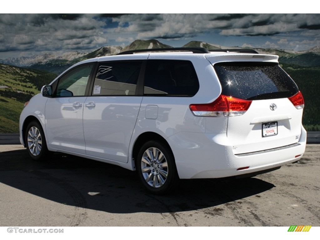 2012 Sienna XLE AWD - Super White / Light Gray photo #3