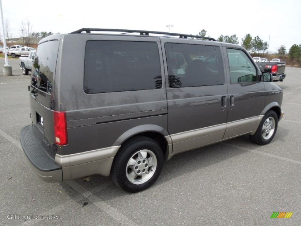 2003 Astro LS - Medium Charcoal Gray Metallic / Medium Gray photo #4