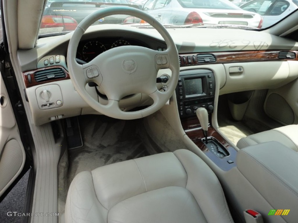 2000 Cadillac Seville SLS Oatmeal Dashboard Photo #62189680