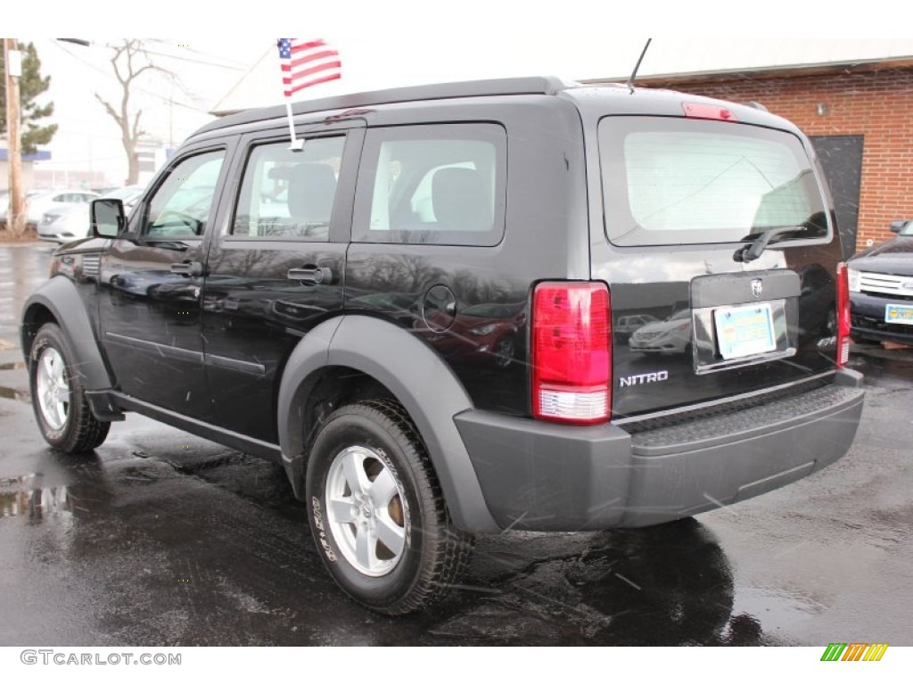 2008 Nitro SXT 4x4 - Brilliant Black Crystal Pearl / Dark Slate Gray/Light Slate Gray photo #12