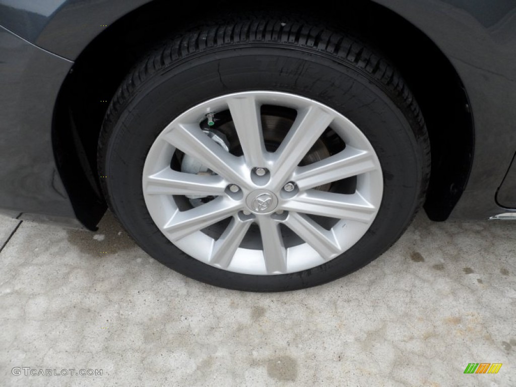 2012 Toyota Camry Hybrid XLE Wheel Photo #62198191