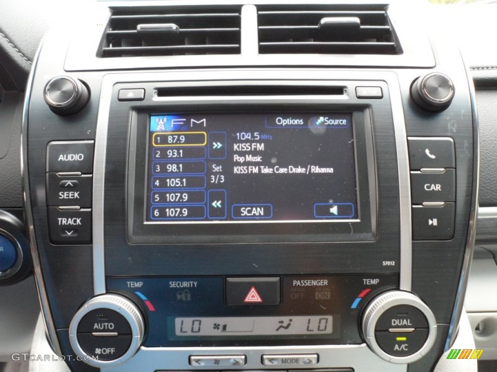 2012 Toyota Camry Hybrid XLE Audio System Photos