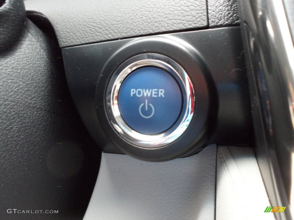 2012 Toyota Camry Hybrid XLE Controls Photo #62198387