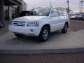 Super White - Highlander V6 4WD Photo No. 9