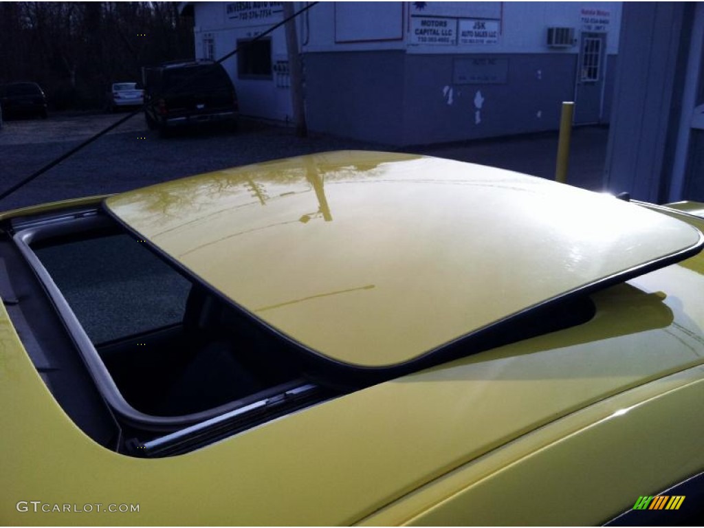 2001 Cougar V6 - Zinc Yellow / Midnight Black photo #17