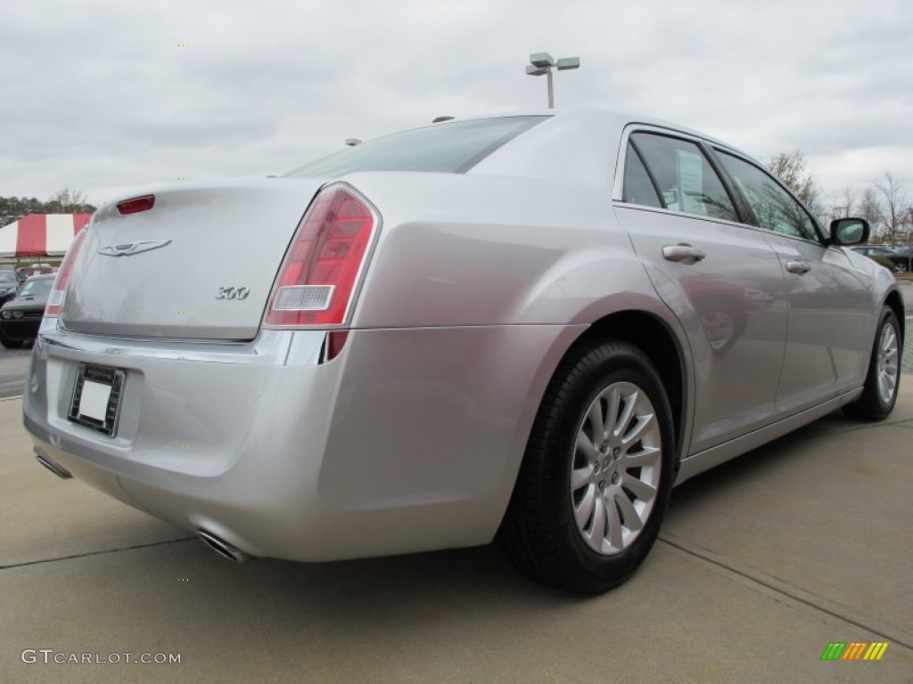 2012 300  - Bright Silver Metallic / Black photo #3