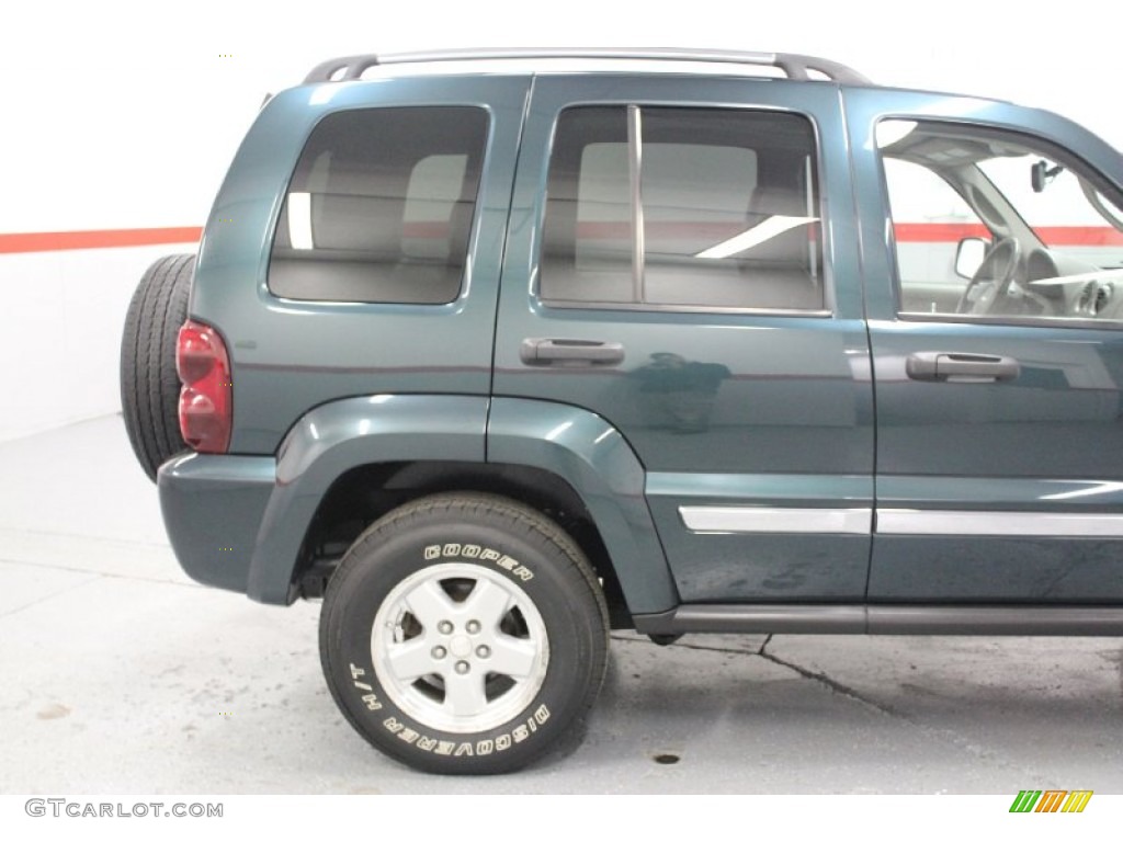 2005 Liberty Limited 4x4 - Deep Beryl Green Pearl / Khaki photo #24