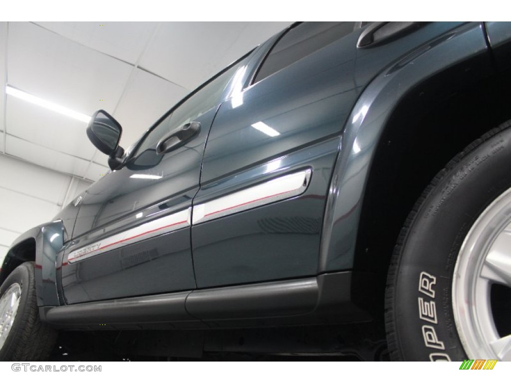 2005 Liberty Limited 4x4 - Deep Beryl Green Pearl / Khaki photo #35