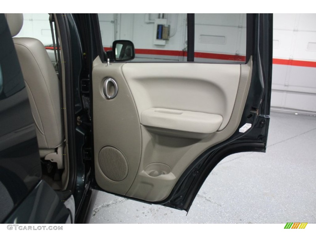 2005 Liberty Limited 4x4 - Deep Beryl Green Pearl / Khaki photo #62