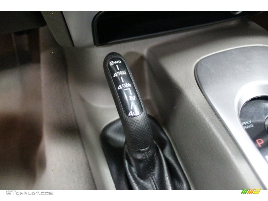 2005 Liberty Limited 4x4 - Deep Beryl Green Pearl / Khaki photo #83