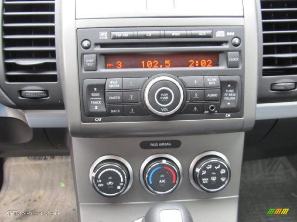 2011 Nissan Sentra 2.0 SR Controls Photo #62211913