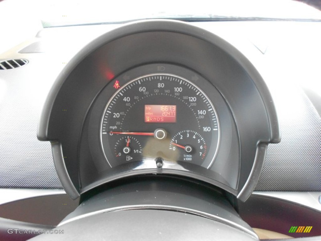 2007 Volkswagen New Beetle 2.5 Coupe Gauges Photo #62213156