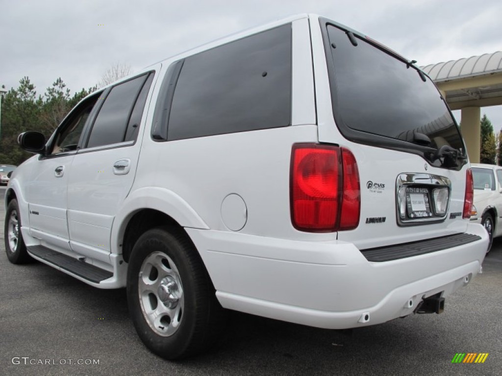 2001 Navigator  - Oxford White / Medium Parchment photo #2