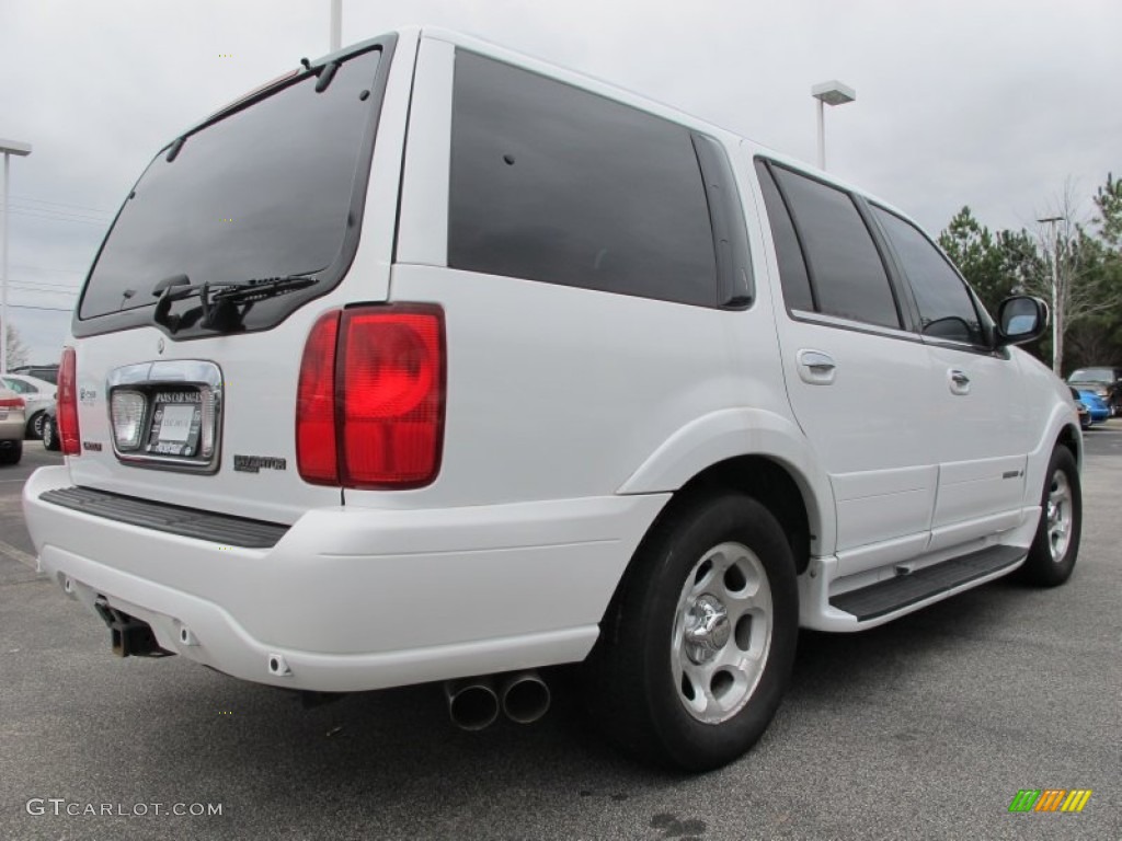 2001 Navigator  - Oxford White / Medium Parchment photo #3