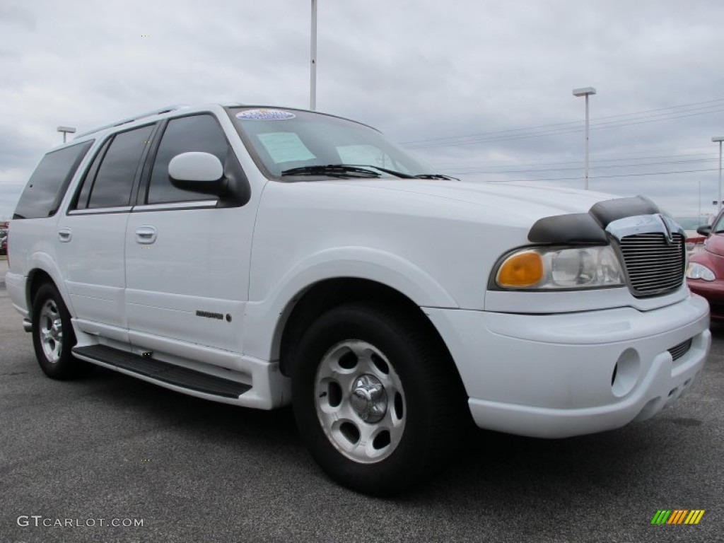 2001 Navigator  - Oxford White / Medium Parchment photo #4
