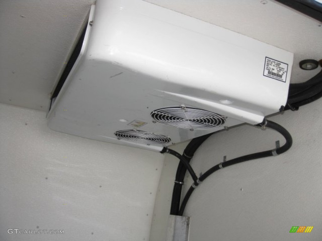 Medium Flint Interior 2004 Ford E Series Van E350 Commercial Refrigerated Van Photo #62223500