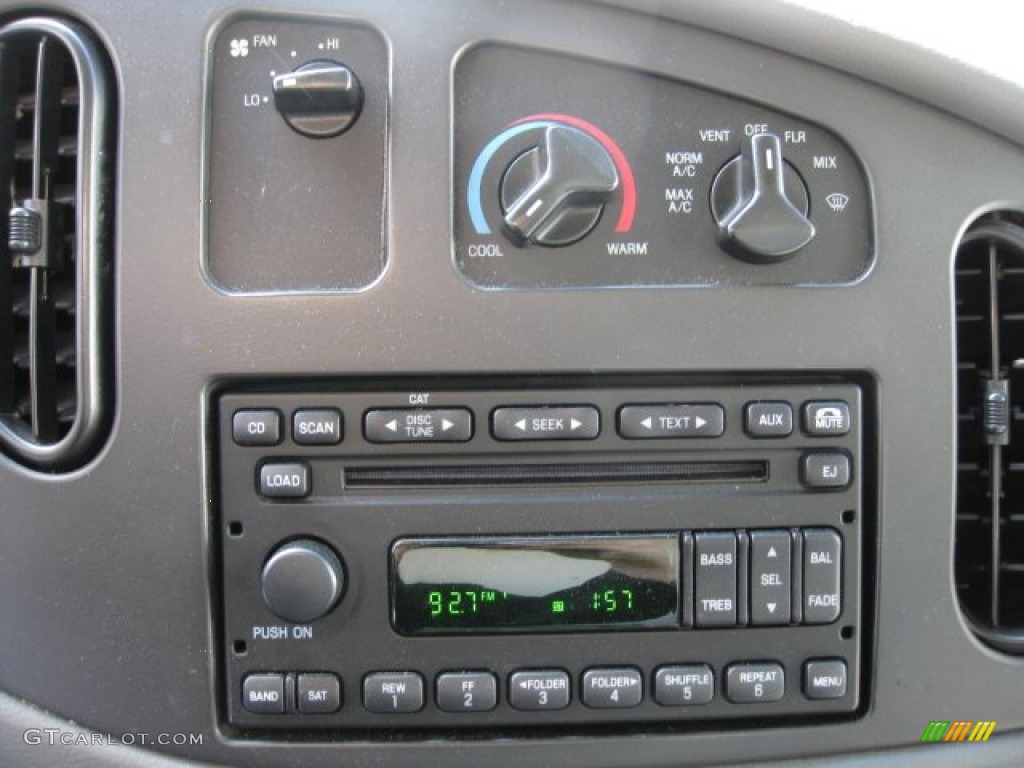 2004 Ford E Series Van E350 Commercial Refrigerated Van Controls Photo #62223534