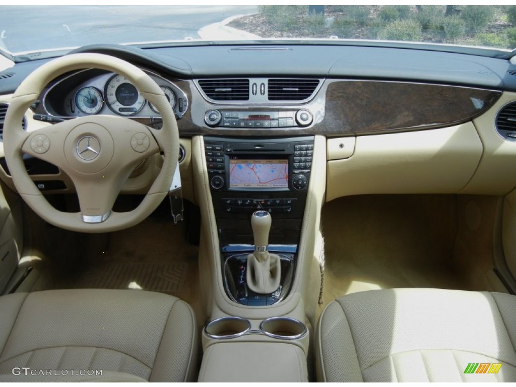 2011 Mercedes-Benz CLS 550 Cashmere Dashboard Photo #62223945
