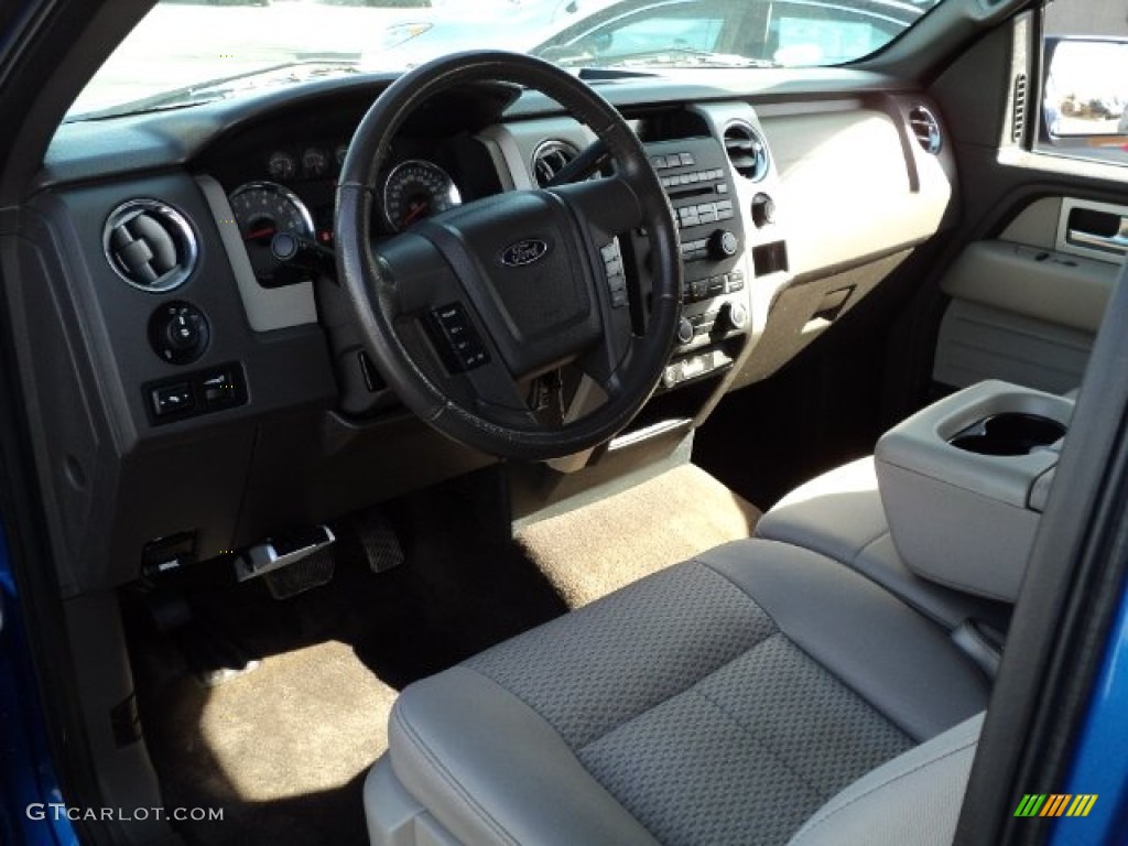 2010 F150 XLT SuperCrew 4x4 - Blue Flame Metallic / Medium Stone photo #17