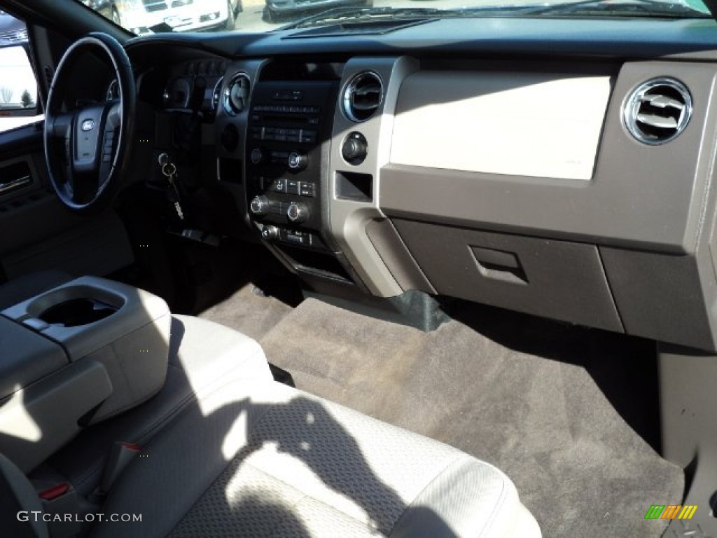 2010 F150 XLT SuperCrew 4x4 - Blue Flame Metallic / Medium Stone photo #24