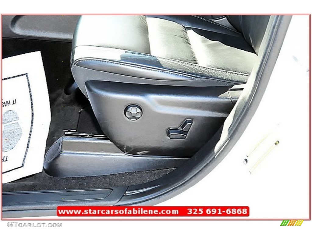 2011 Grand Cherokee Laredo X Package - Stone White / Black photo #14