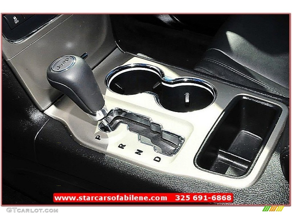 2011 Grand Cherokee Laredo X Package - Stone White / Black photo #29