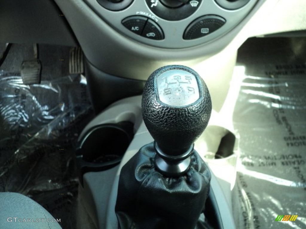 2004 Ford Focus ZX3 Coupe Transmission Photos