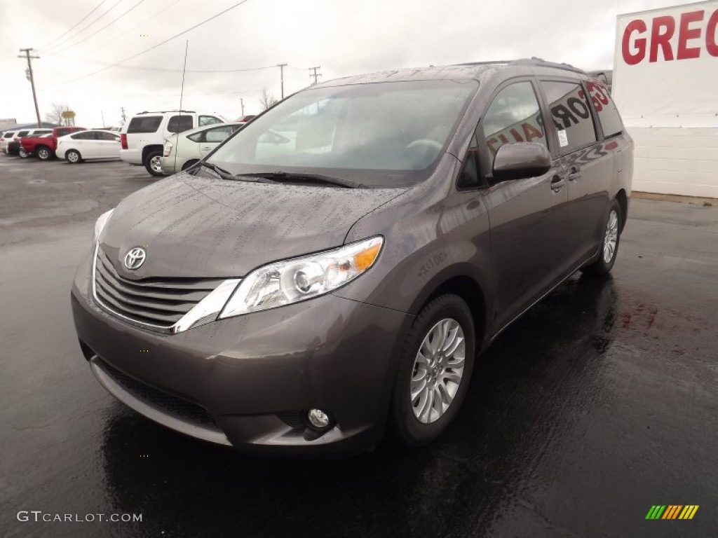 2012 Sienna XLE - Predawn Gray Mica / Bisque photo #3