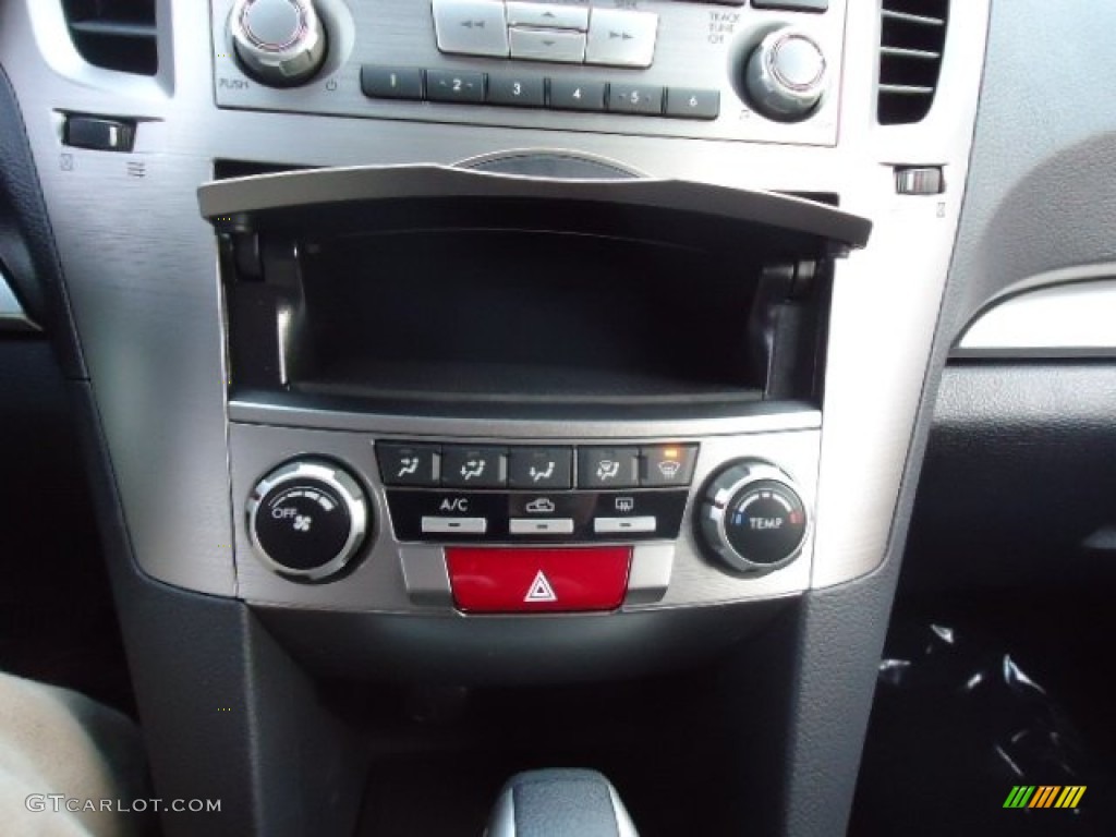 2012 Legacy 2.5i Premium - Ice Silver Metallic / Off Black photo #27