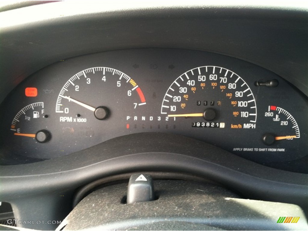2003 Pontiac Grand Prix GTP Sedan Gauges Photo #62231319