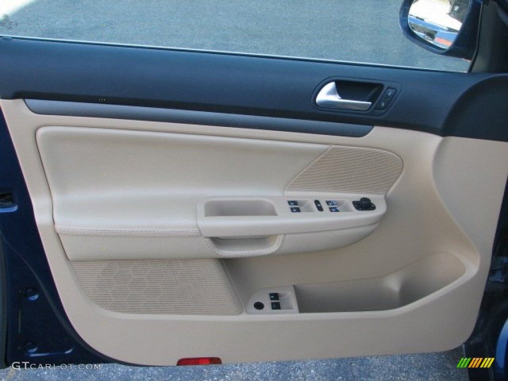 2007 Volkswagen Jetta 2.5 Sedan Pure Beige Door Panel Photo #62231715