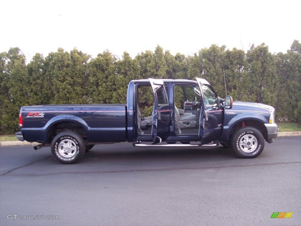 2004 F250 Super Duty Lariat Crew Cab 4x4 - True Blue Metallic / Medium Flint photo #40