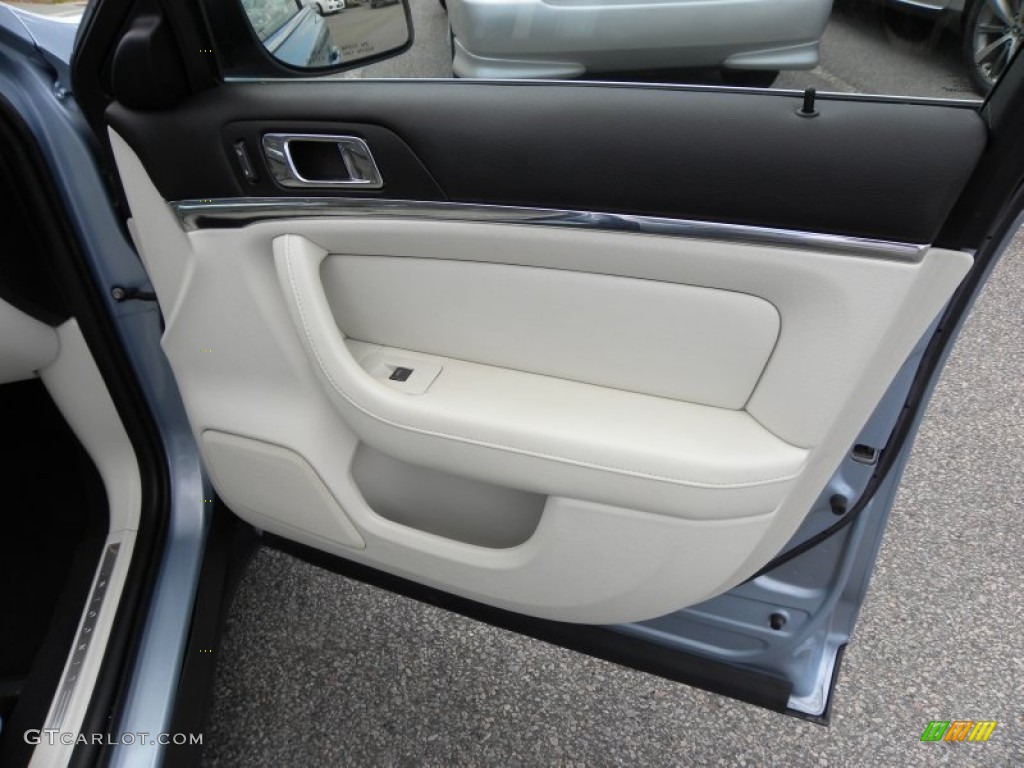 2009 Lincoln MKS Sedan Cashmere Door Panel Photo #62235457