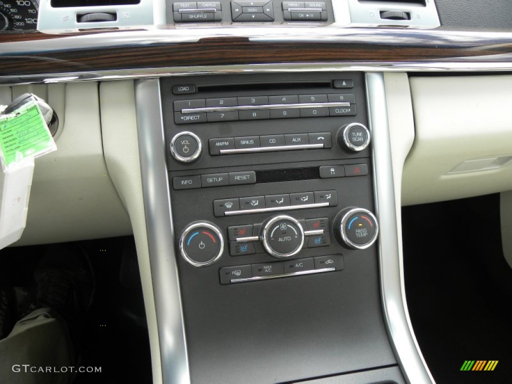 2009 Lincoln MKS Sedan Controls Photo #62235531