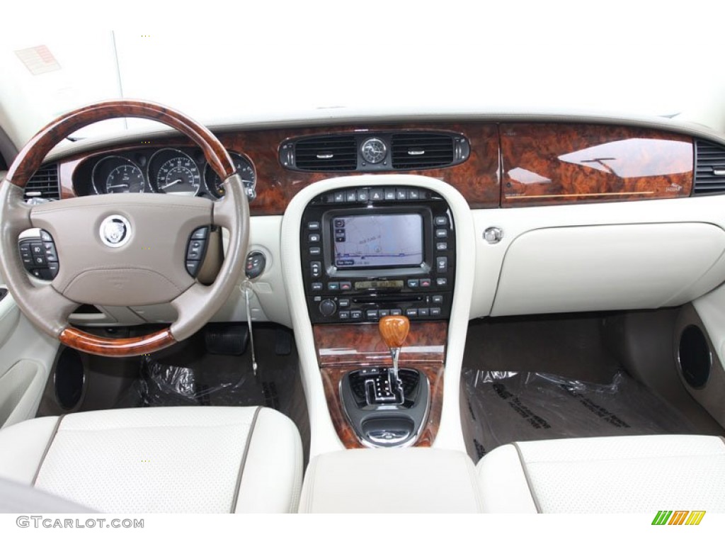 2008 Jaguar XJ Vanden Plas Ivory/Mocha Dashboard Photo #62239126