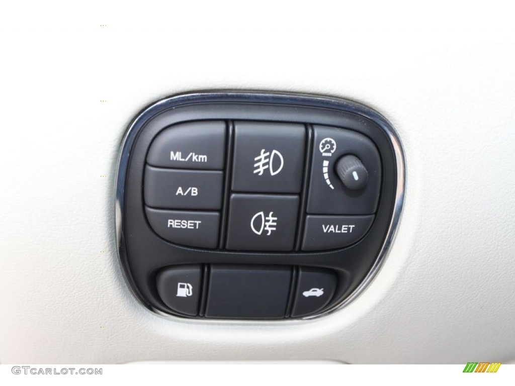 2008 Jaguar XJ Vanden Plas Controls Photo #62239183